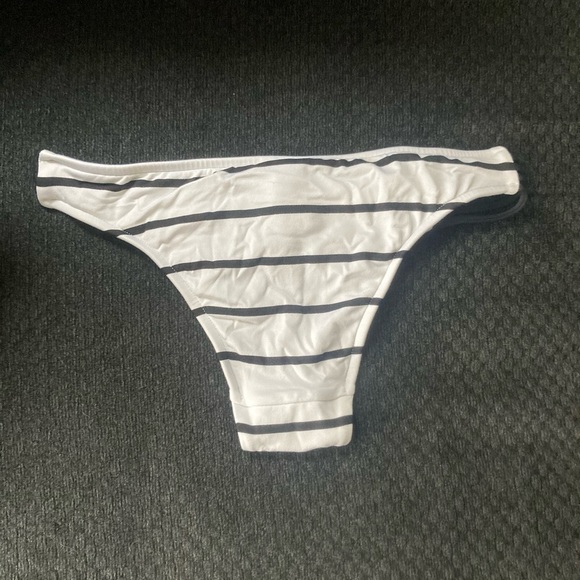 Brand new Seafolly bikini bottoms - Picture 2 of 3